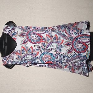 Women's sleeveless paisley blouse by Susan Graver. Size XS- Fits like Medium.